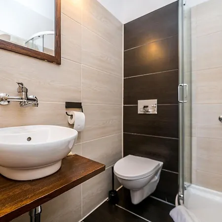 Ariston Aparthotel 4*