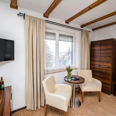 Ariston Aparthotel 4*