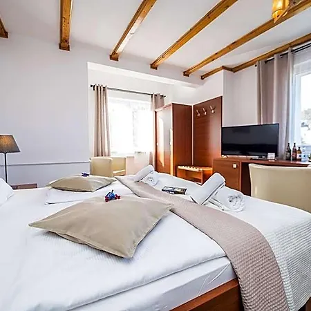 Hotel apartamentowy Ariston