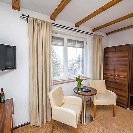 Ariston Hotel apartamentowy 4*