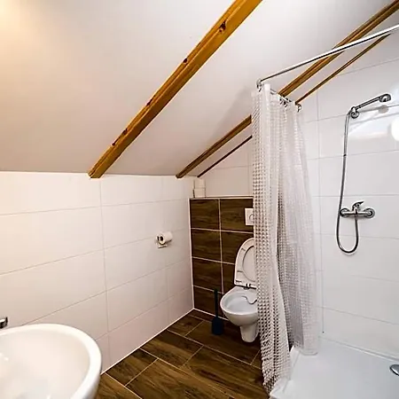 Ariston 4*