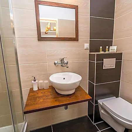 Ariston 4*