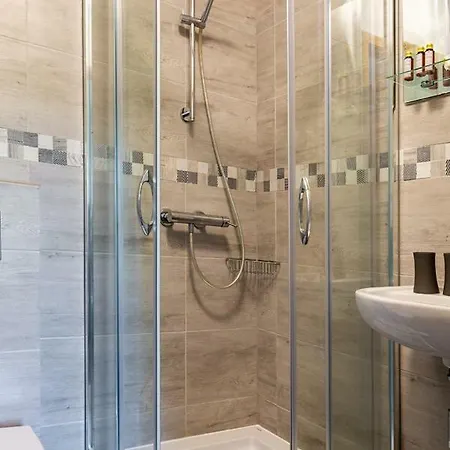 Ariston Lägenhetshotell 4*